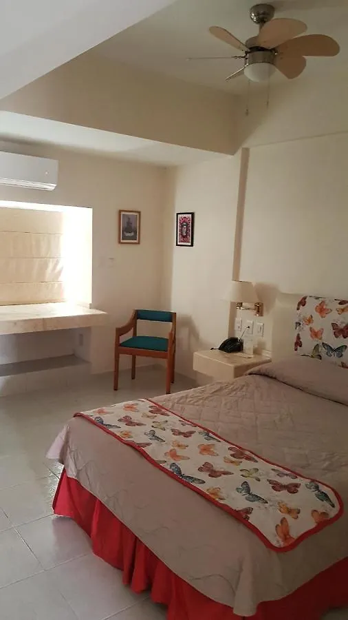 Hotel Y Suites Nader Cancun