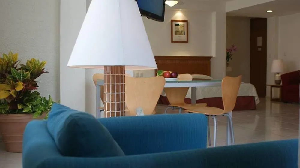 Hotel Y Suites Nader Cancun