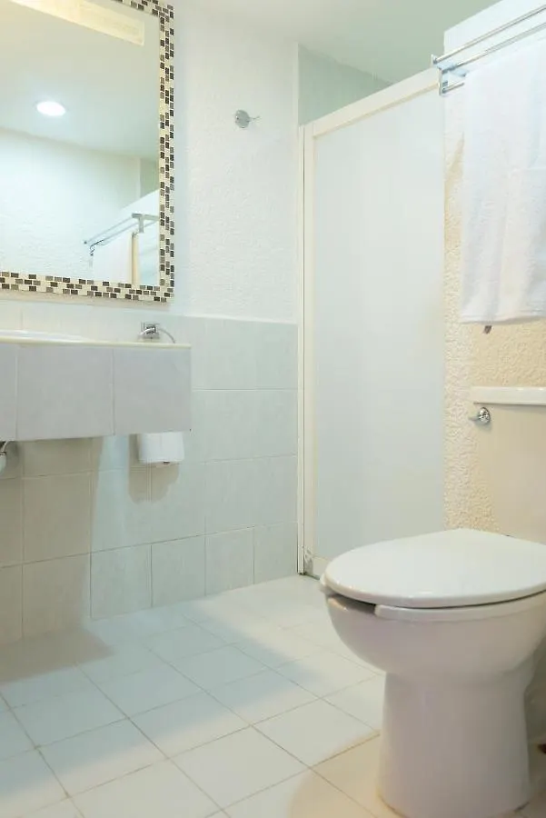 Hotel Y Suites Nader Cancun
